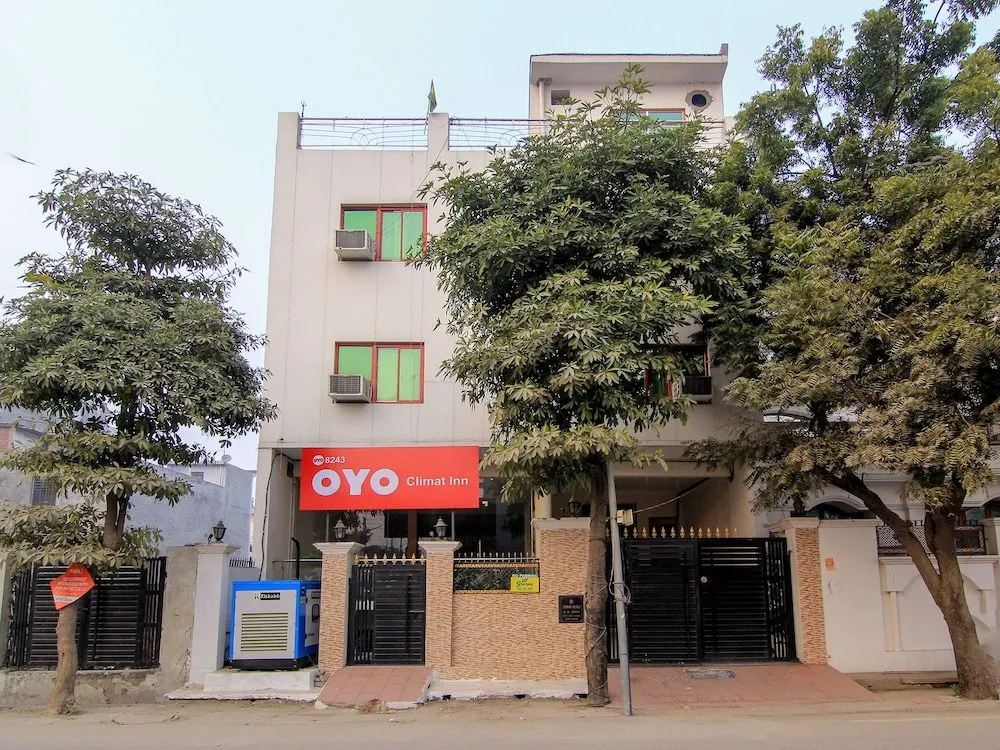 OYO 8243 Climat Inn