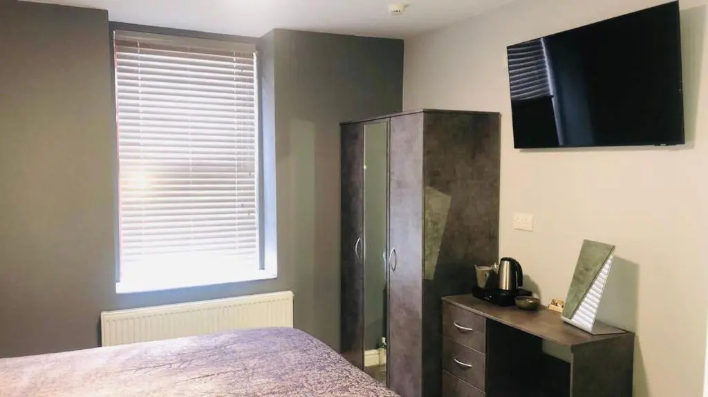 Deluxe Double room (full double bed)