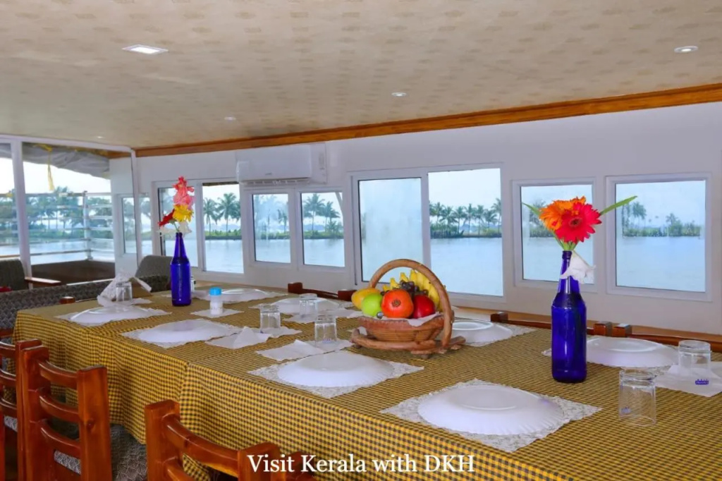 Soma Houseboat - Général
