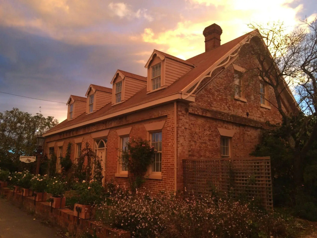 The Racecourse Inn