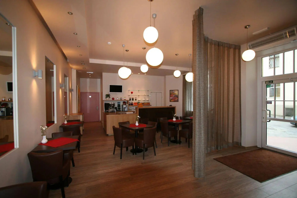 Hotel Edvards - Général