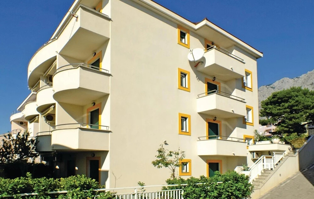 Stunning Home in Makarska With Wifi and 2 Bedrooms