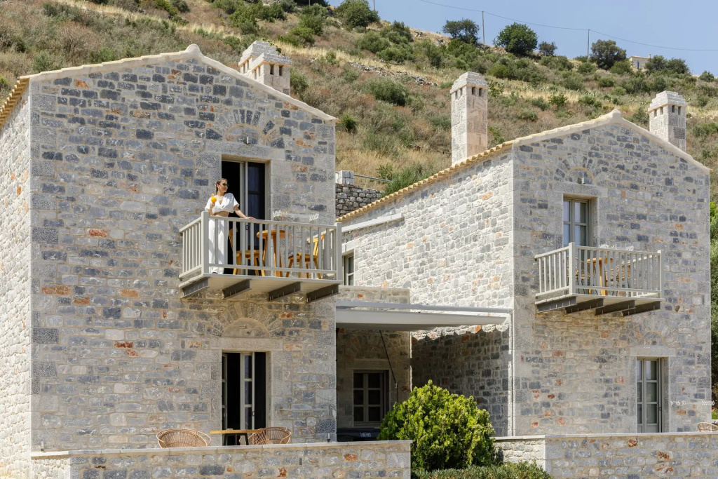 Trapela Limeni Luxury Suites