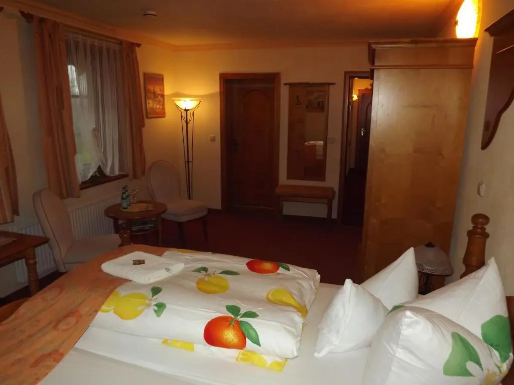 Sole Double room (full double bed)