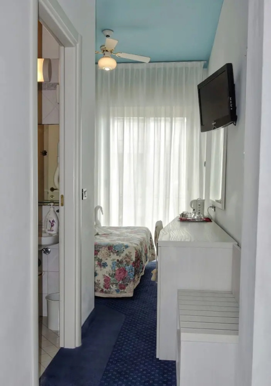 Economy Double room with balcony (full double bed)