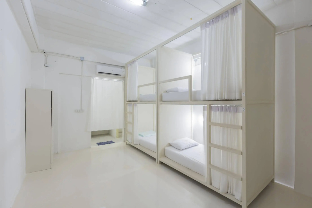 Отель Hao Hostel Phuket в Пхукет (город)