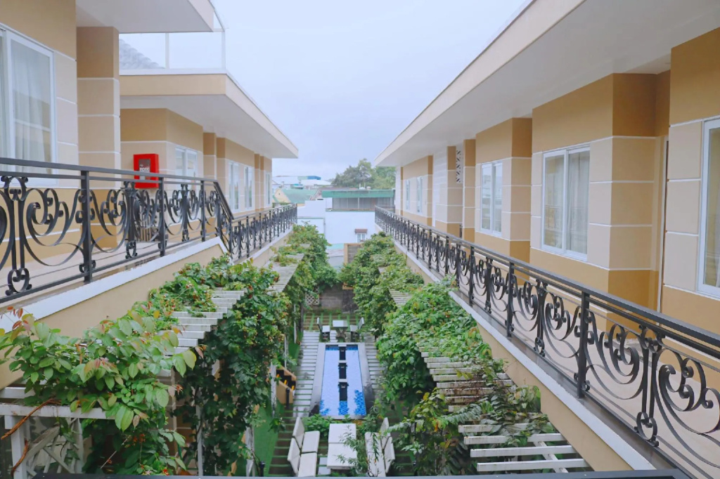 Balcony & Terrace