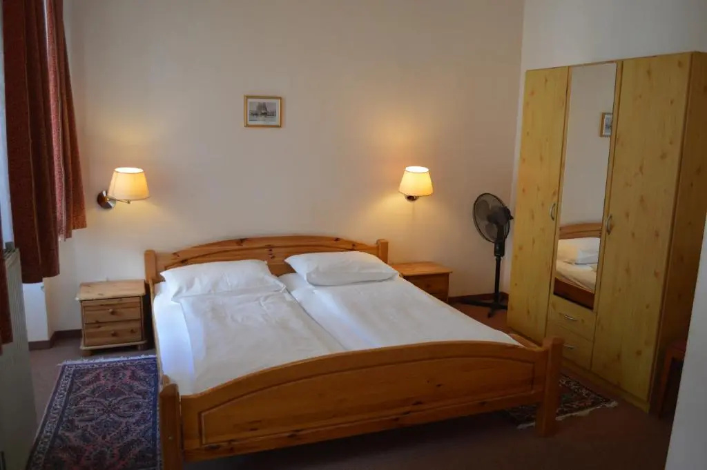 Standard Double room (full double bed)