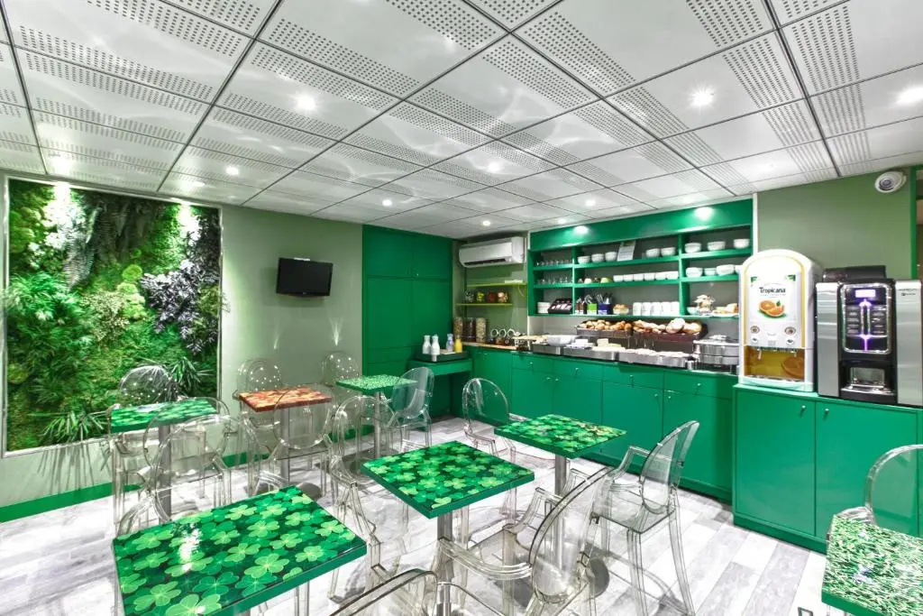 Hotel Les Jardins de Montmartre 18