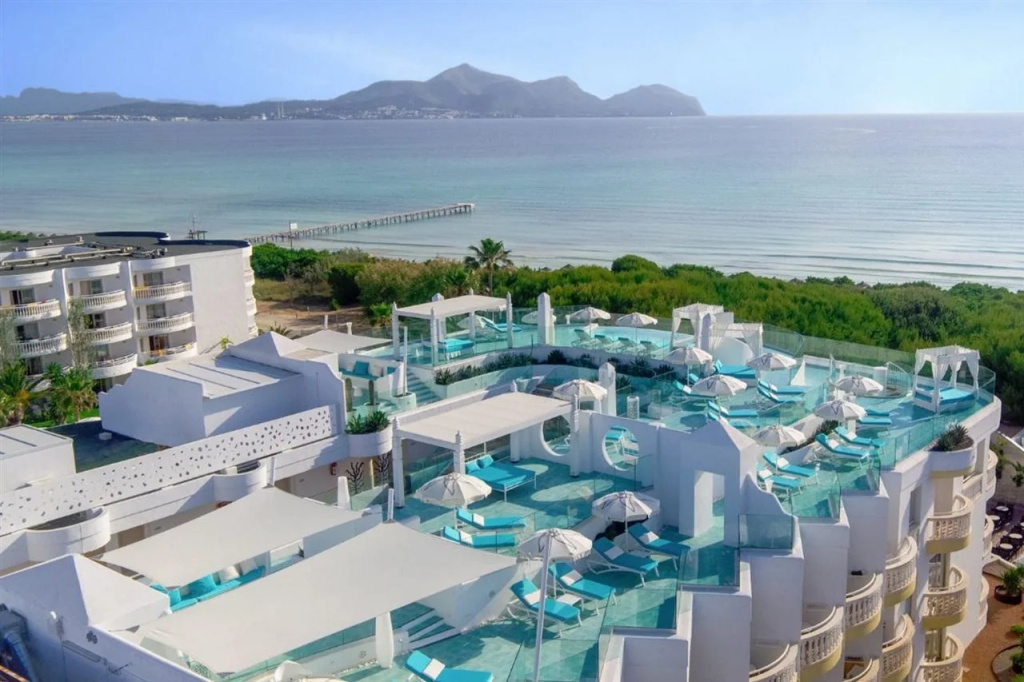 Beach & Waterfront