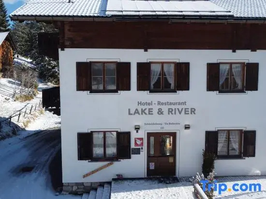 LAKE & RIVER Hotel