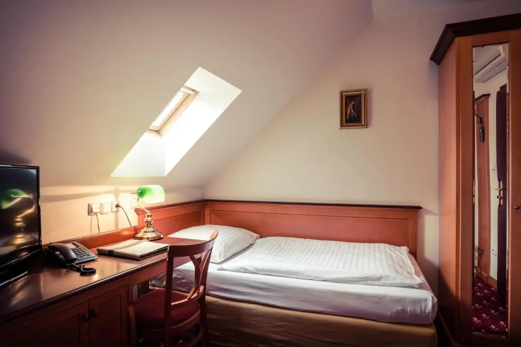 1 Bedroom Standard Double room (full double bed)