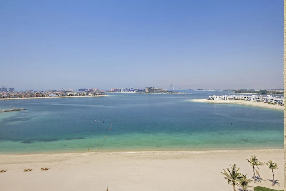 Beach & Waterfront