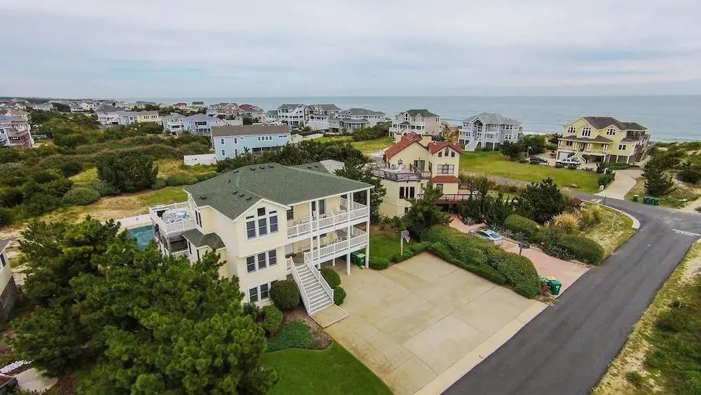 Aurora - 7 Br Home