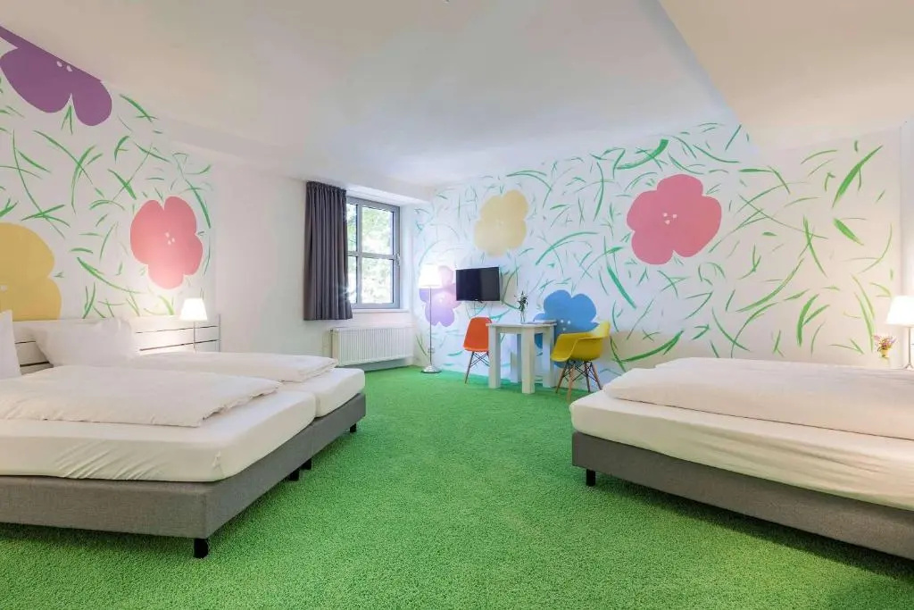 Standard Triple room
