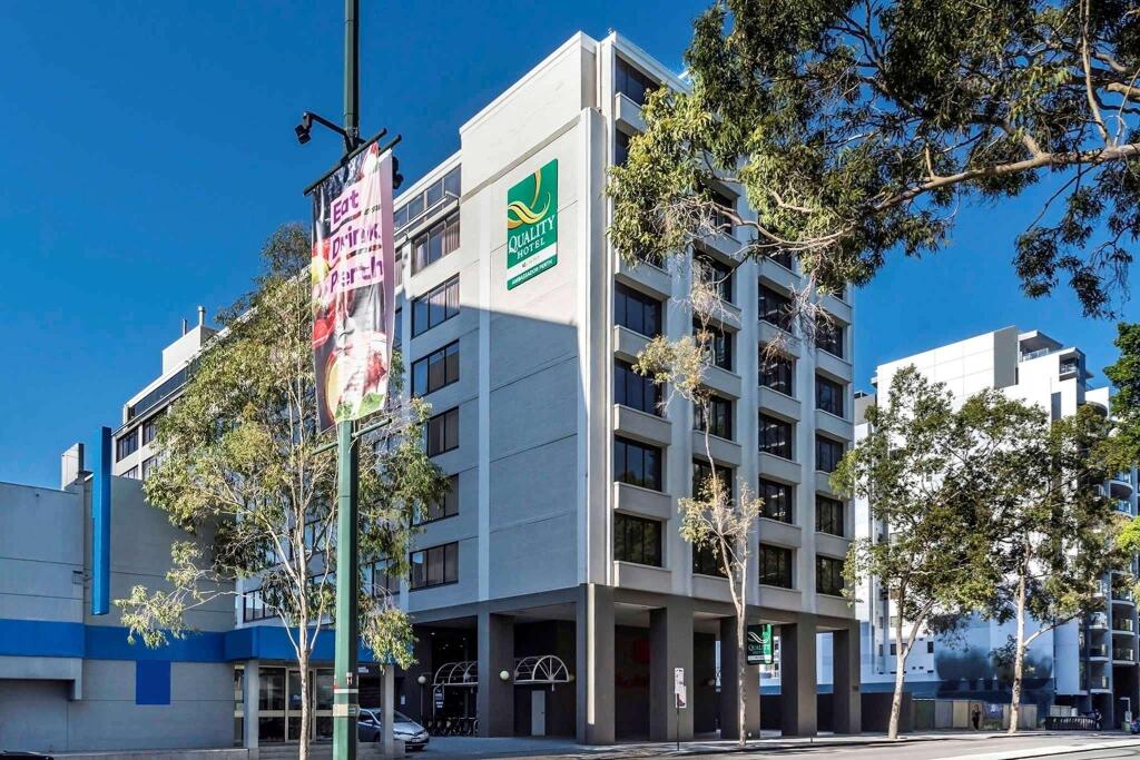 Quality Hotel Ambassador Perth by null