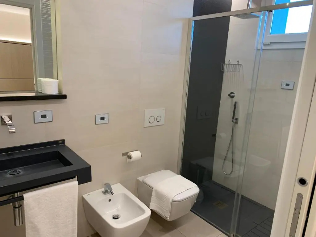 Deluxe Double room (full double bed)