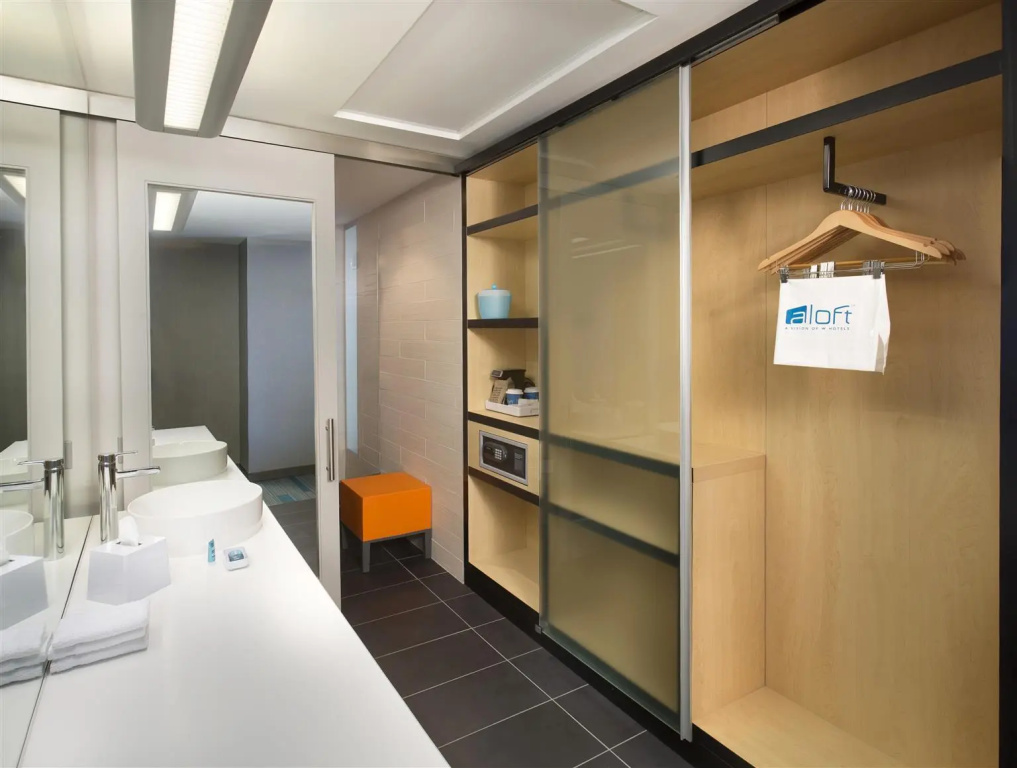 Aloft Tampa Downtown