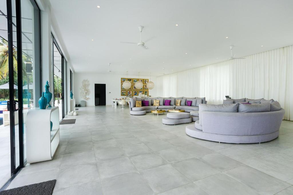 Green Turtle Villa By The Serendipity Collection