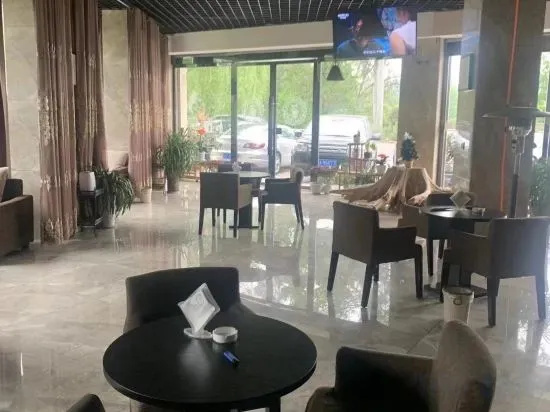 Waterfront Hotel in Ya'an