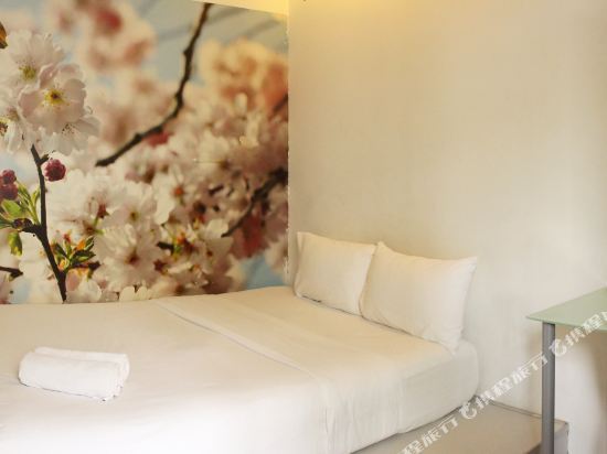 V Garden Hotel