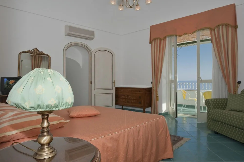 Suite with balcony and with sea view