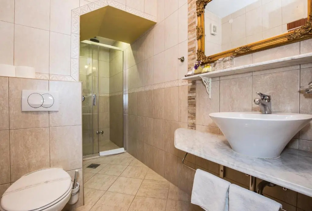 Superior Double room (full double bed)