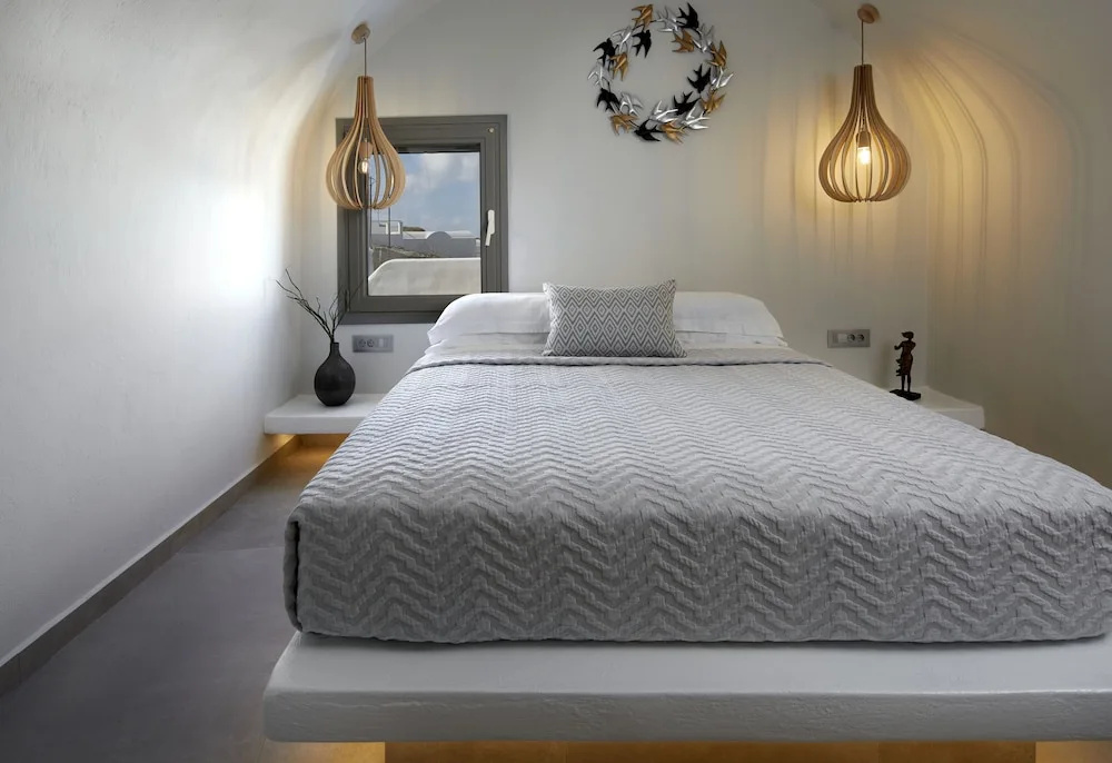 2 Bedrooms Grand Suite with balcony and with partial sea view