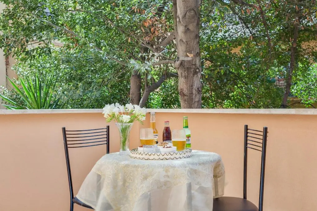 Classic Double room with balcony (full double bed)