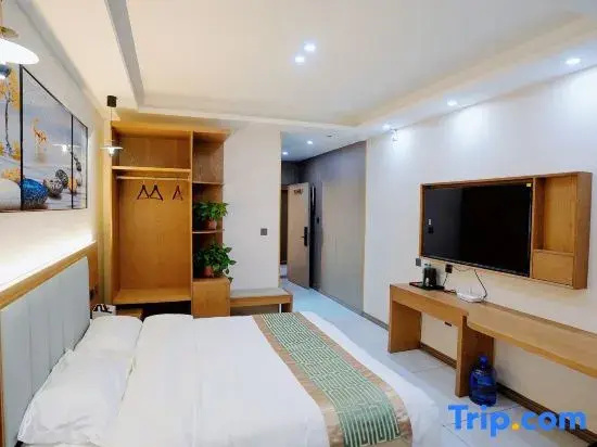 Deluxe Double room (full double bed)