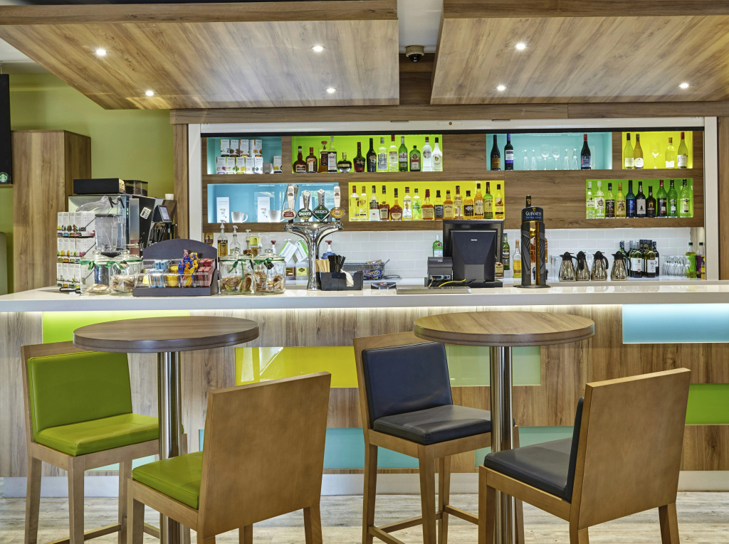Holiday Inn Cardiff - North M4 by IHG - Général