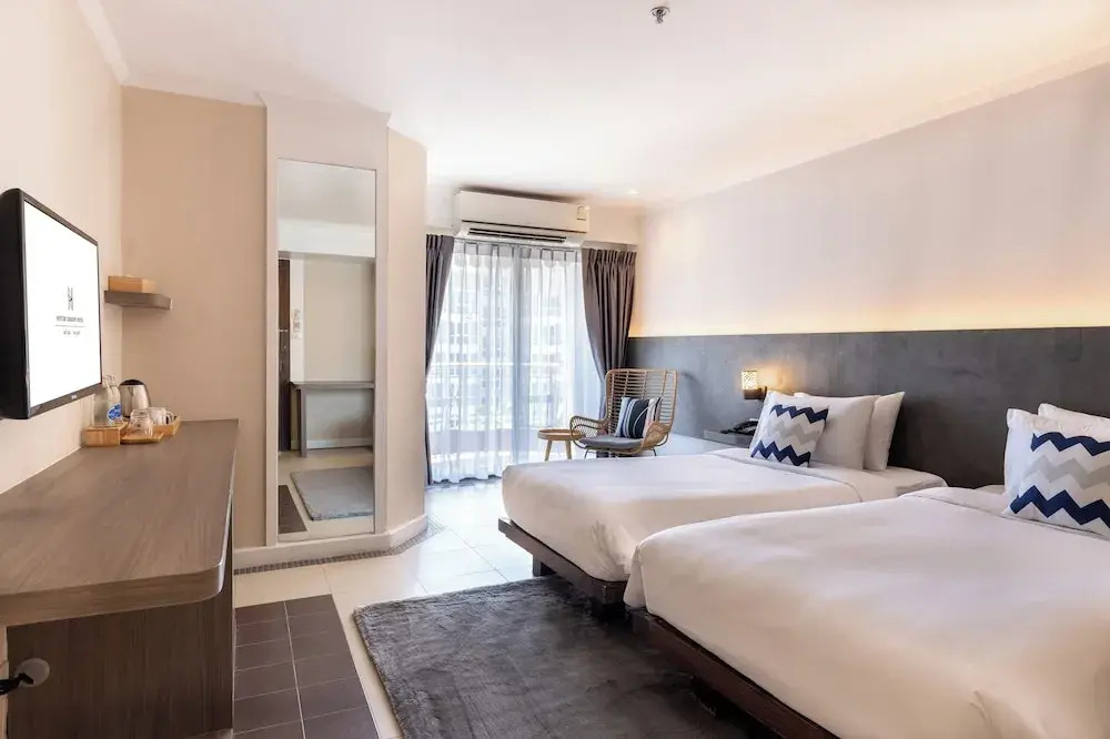 Двухместный номер Deluxe с балконом 2 отдельные кровати в Heeton Concept Hotel Pattaya by Compass Hospitality