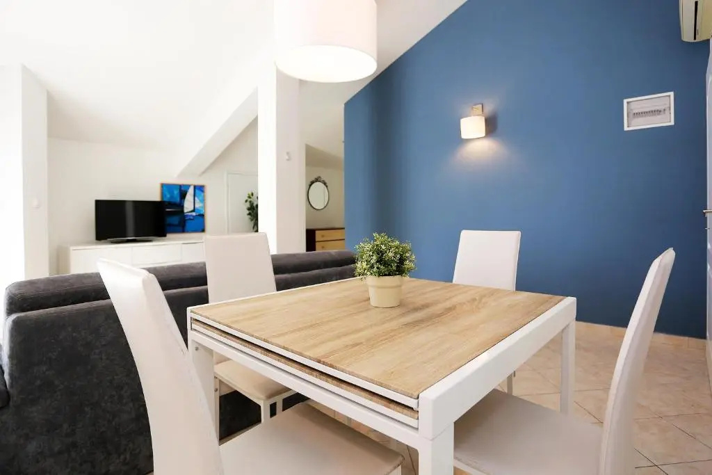 1 Bedroom Comfort Apartment with sea view