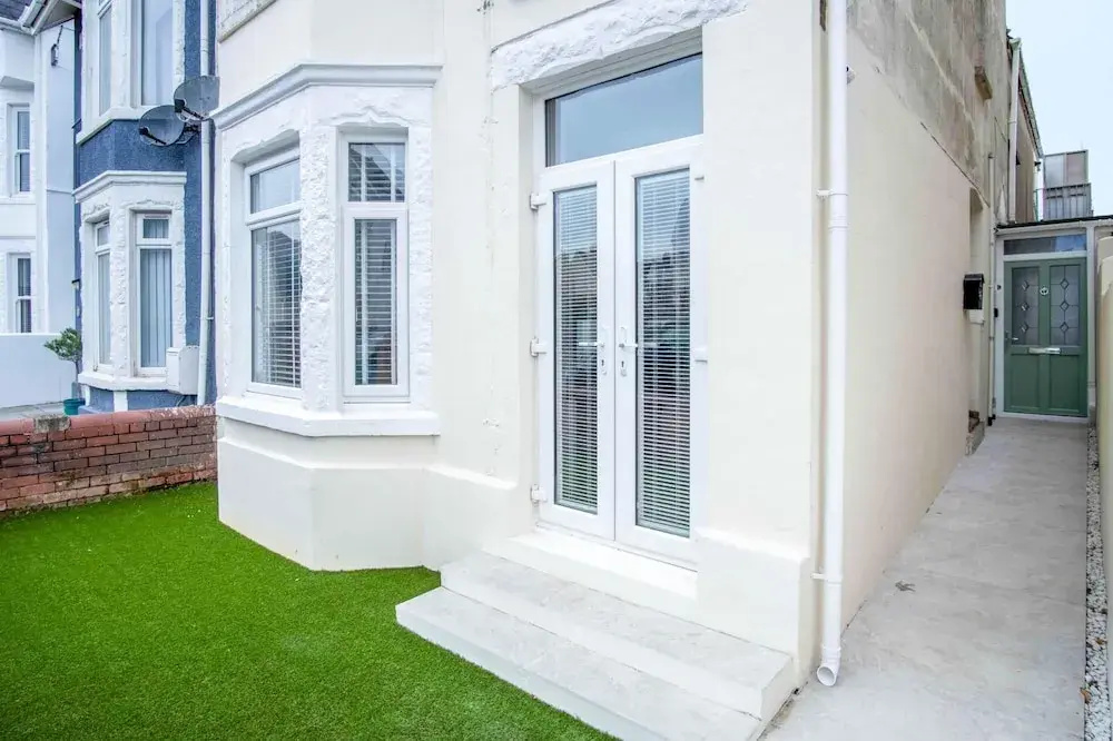 Seascape Retreat - 3 Bedroom Flat - Porthcawl