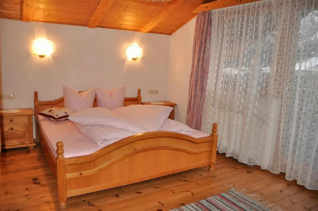 3 Bedrooms Apartment