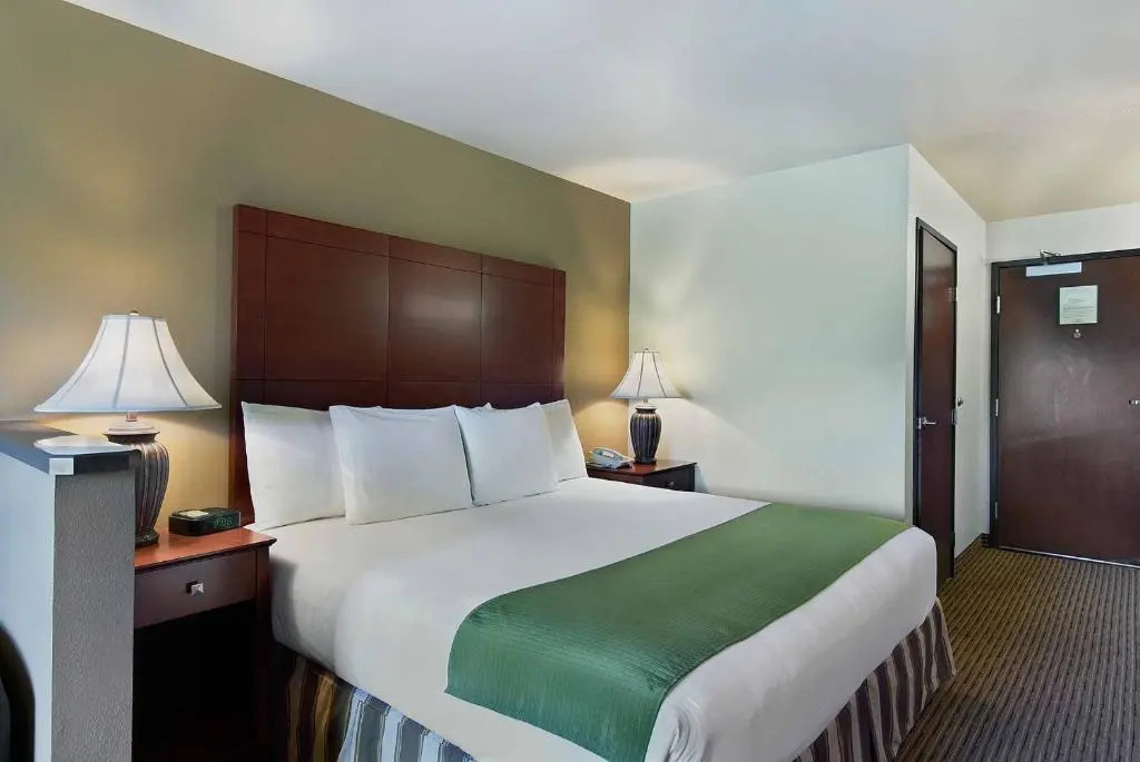 Oxford Suites Yakima - Chambres