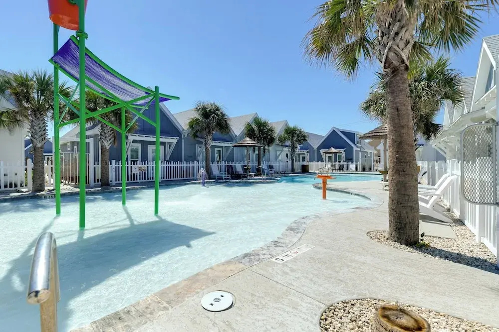 Walk to Padre Island Seawall: Corpus Christi Abode