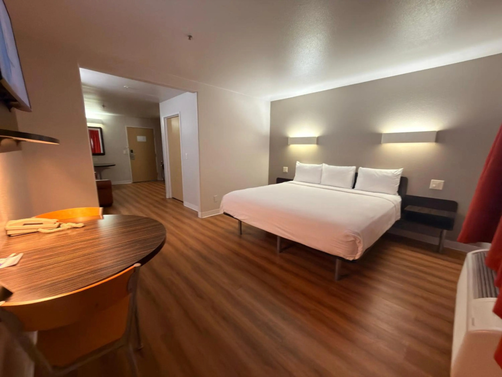 Americas Best Value Inn Apache Junction — 4