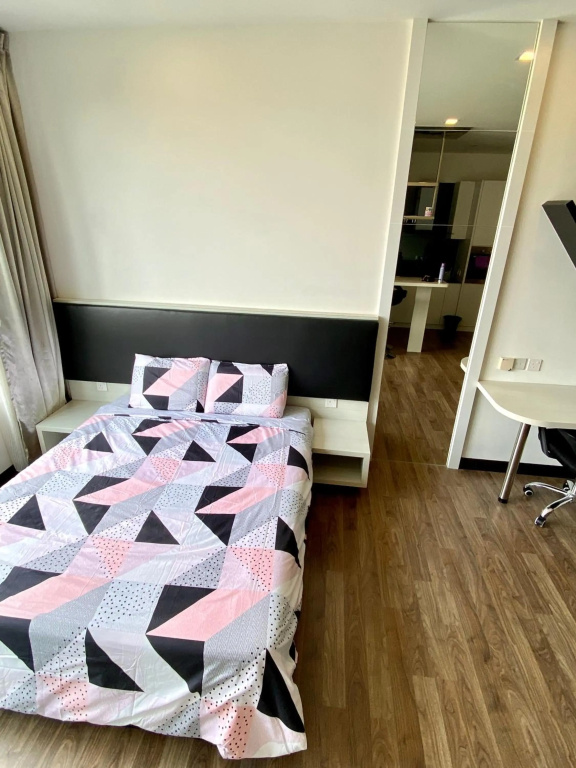 NEW Landmark Residence 2, Studio for 2 pax, High floor, Nice View, Free Parking, Budget Stay