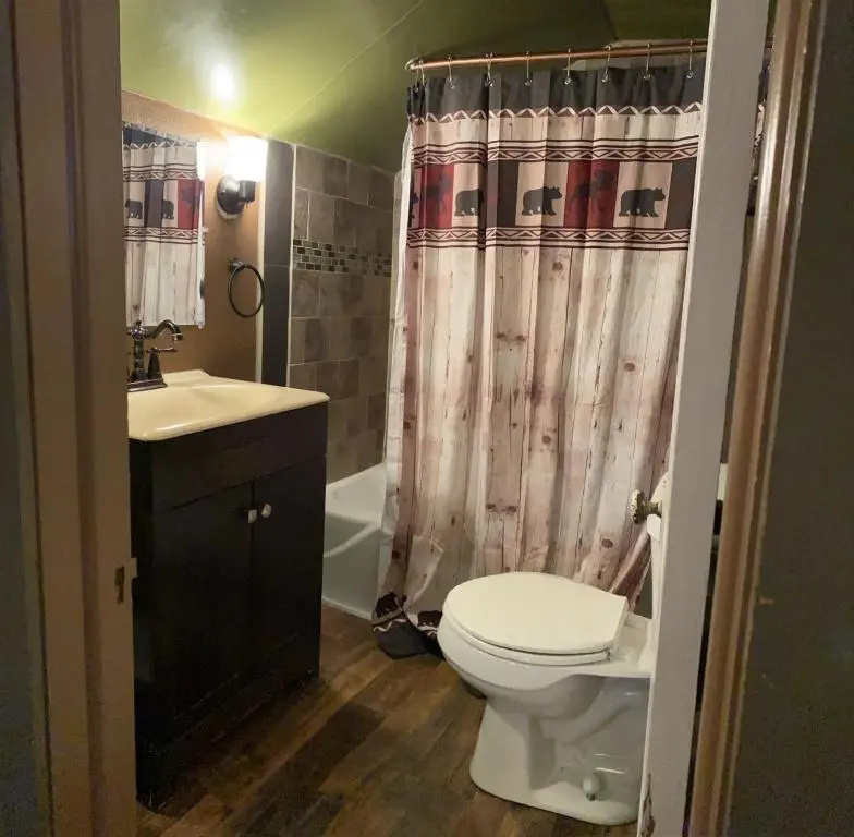Deluxe Double room (full double bed)
