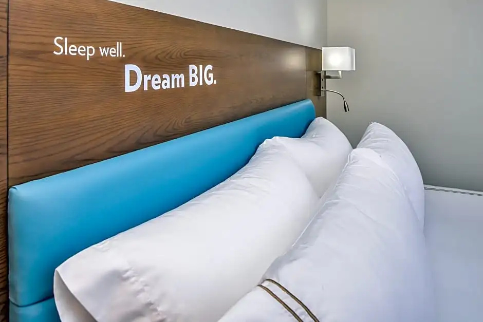 1 Bedroom Double Suite with balcony (full double bed)