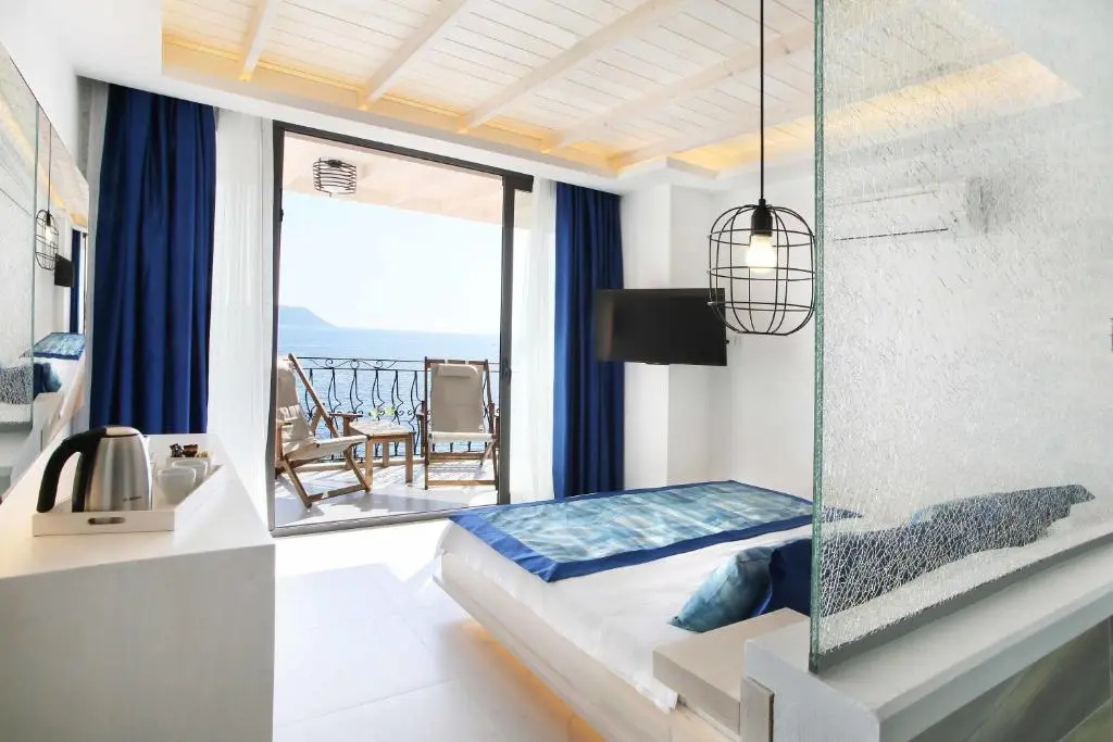 Standard Double room with sea view (full double bed)