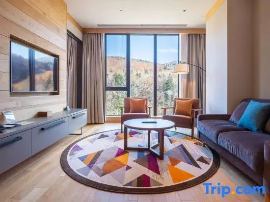 Yu Kiroro, Ski-In Ski-Out Luxury Residences