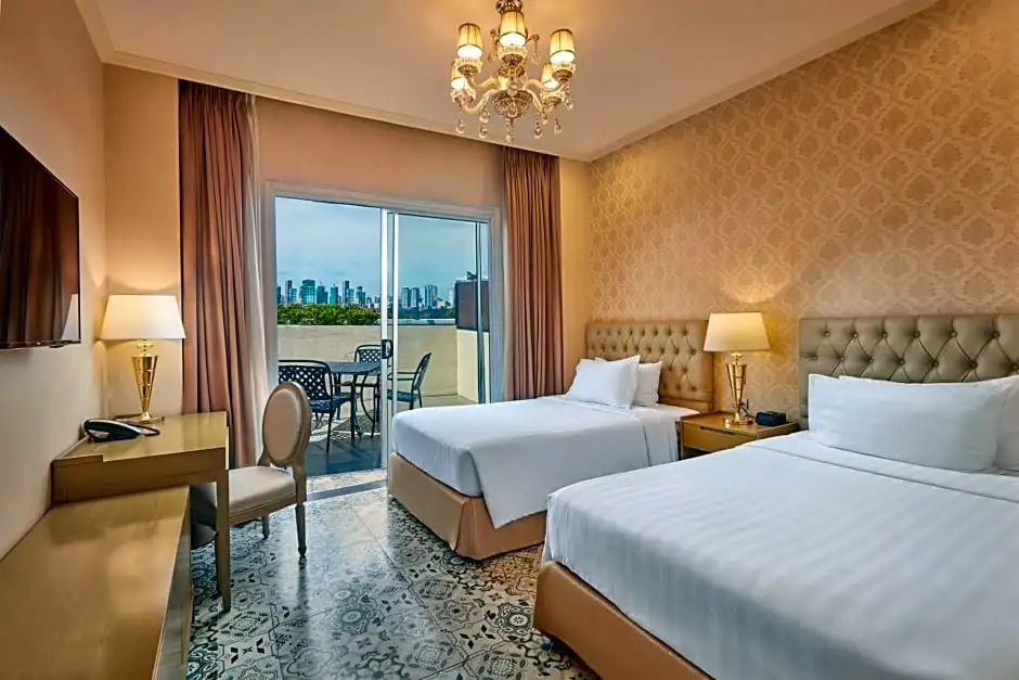 Standard Club room with balcony