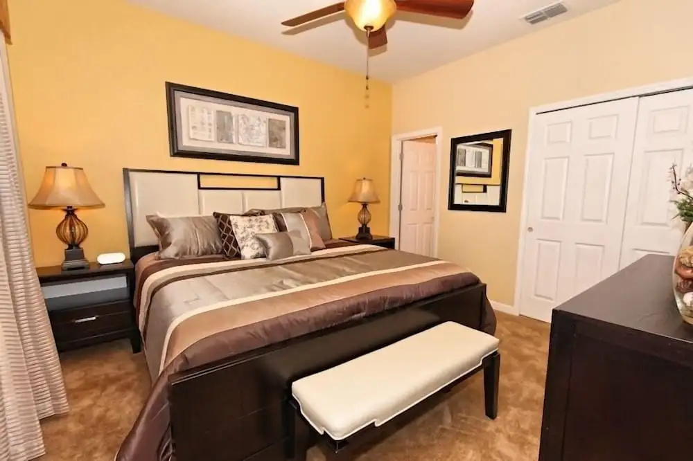 4 Bedrooms Standard room