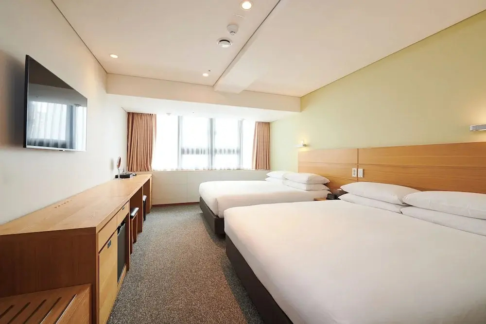 Deluxe Double Family room (twin beds)