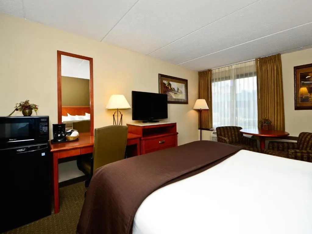 Ramada Hotel & Conference Center by Wyndham Plymouth - Chambres