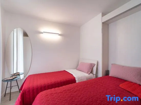 Prestigious Apartment with Exclusive Garden