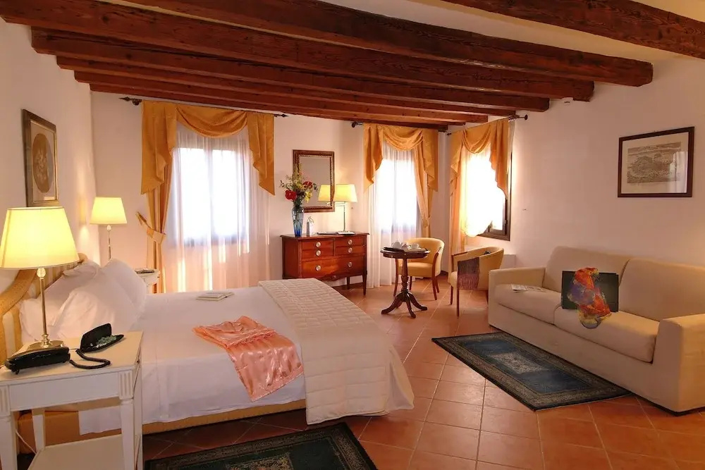 1 Bedroom Superior Apartment with canal view