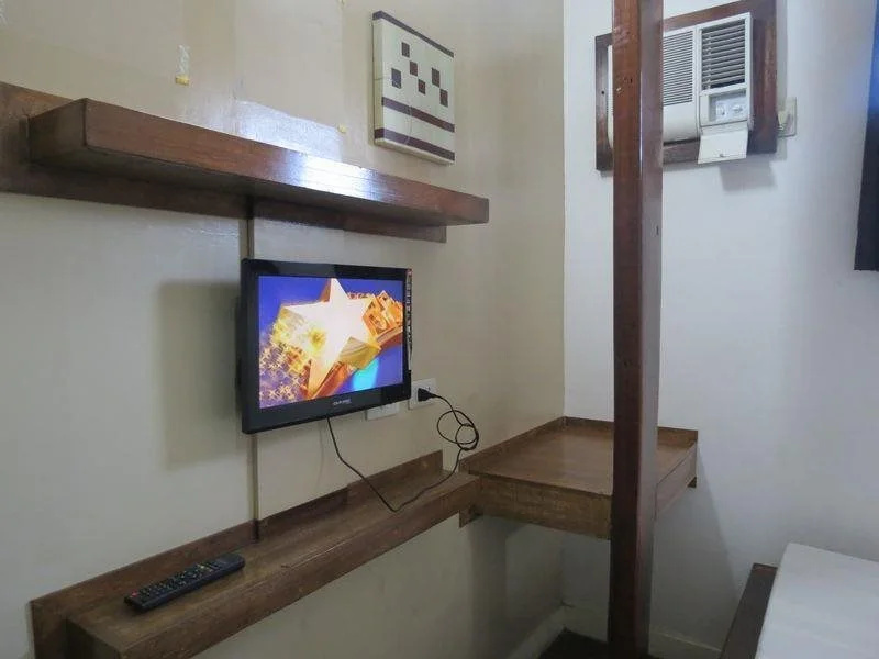 RedDoorz @ Sukitel Budget Hotel Nasugbu